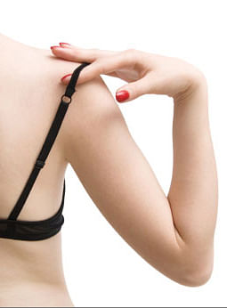 If your bra straps are constantly falling down, try this! #brastraps #