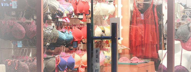 clovia outlet near me