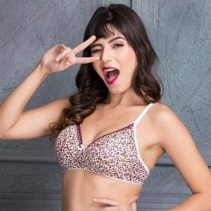 Why is wearing a bra necessary for girls? Do girls feel comfortable when  they wear it? - Quora